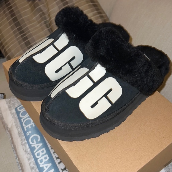 Womens Ugg disquette - size 9 like new! Sold out! - Picture 4 of 10